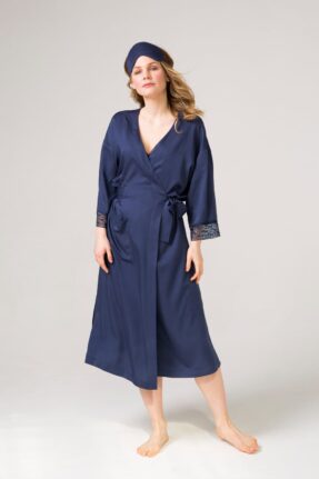 Синий халат – кимоно , макси. Отделан французским синим кружевом .